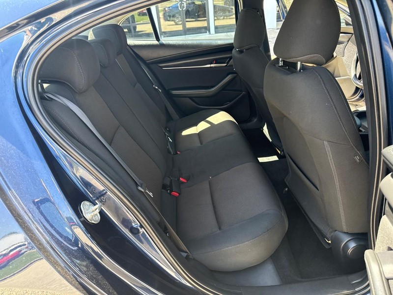 Mazda Mazda3 Sedan Vehicle Image 12