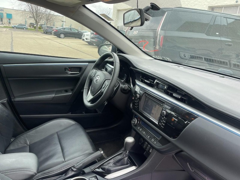 Toyota Corolla Vehicle Image 02