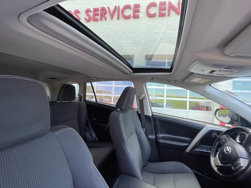 Toyota RAV4 Vehicle Image 10