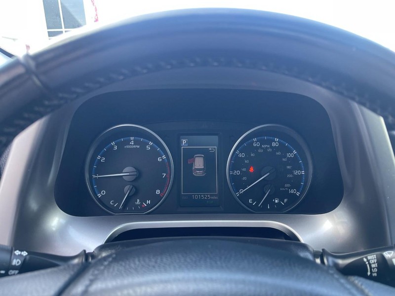 Toyota RAV4 Vehicle Image 25