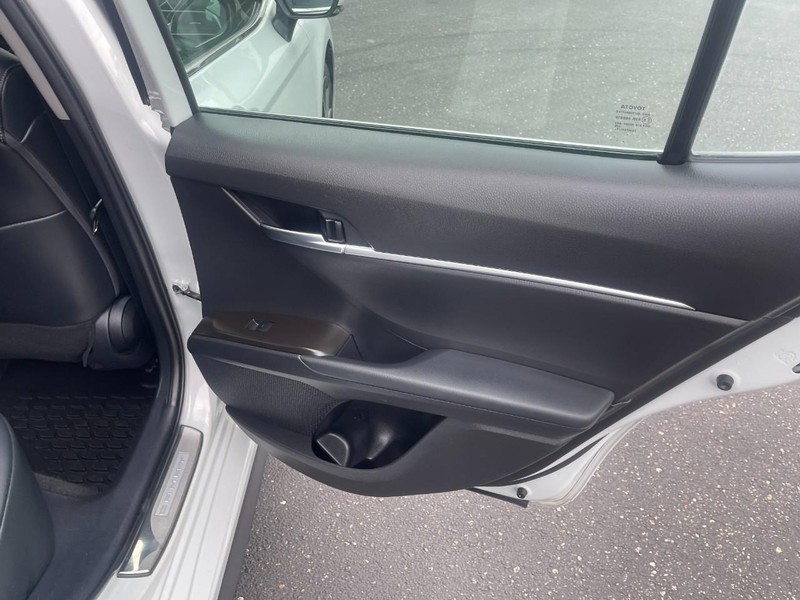 Toyota Camry Vehicle Image 13