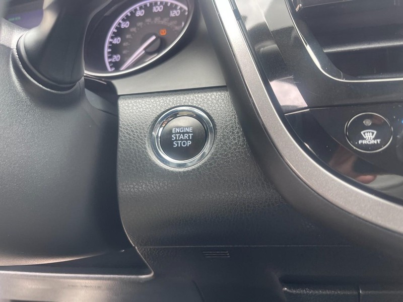 Toyota Camry Vehicle Image 25