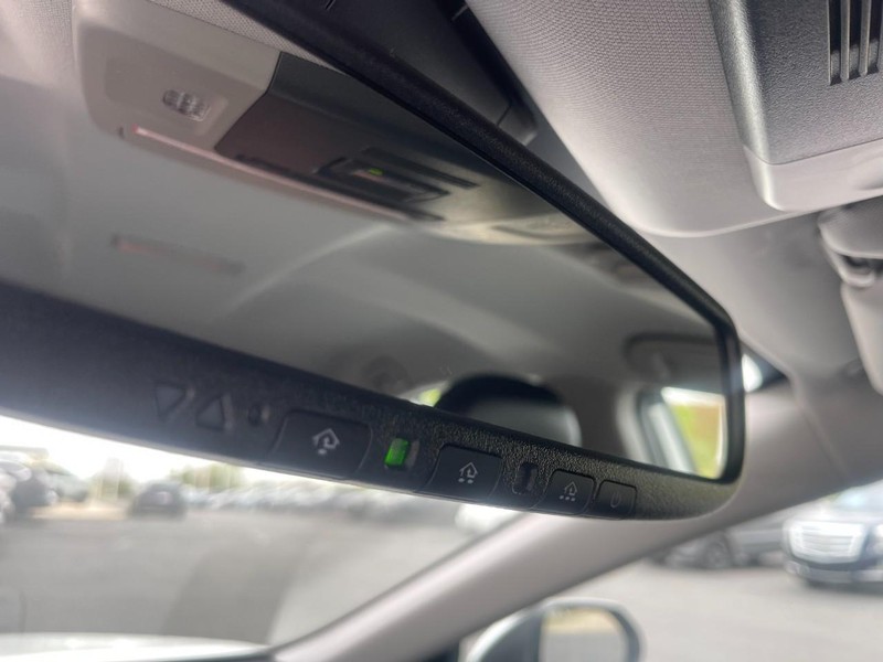 Toyota Camry Vehicle Image 29