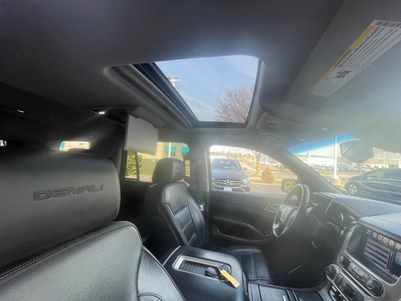 GMC Yukon Vehicle Image 06