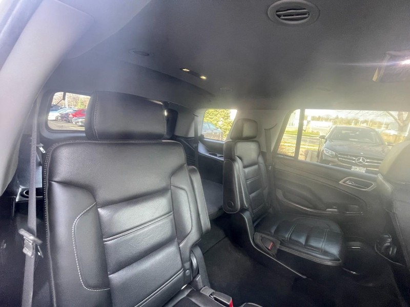 GMC Yukon Vehicle Image 13