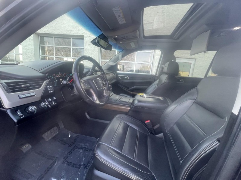 GMC Yukon Vehicle Image 16