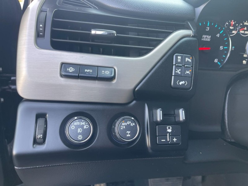 GMC Yukon Vehicle Image 20