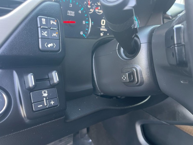 GMC Yukon Vehicle Image 21