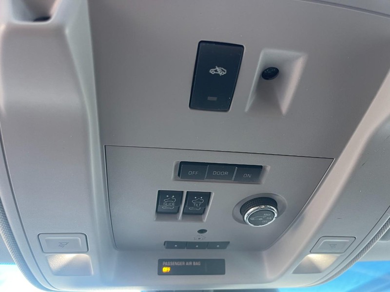 GMC Yukon Vehicle Image 34