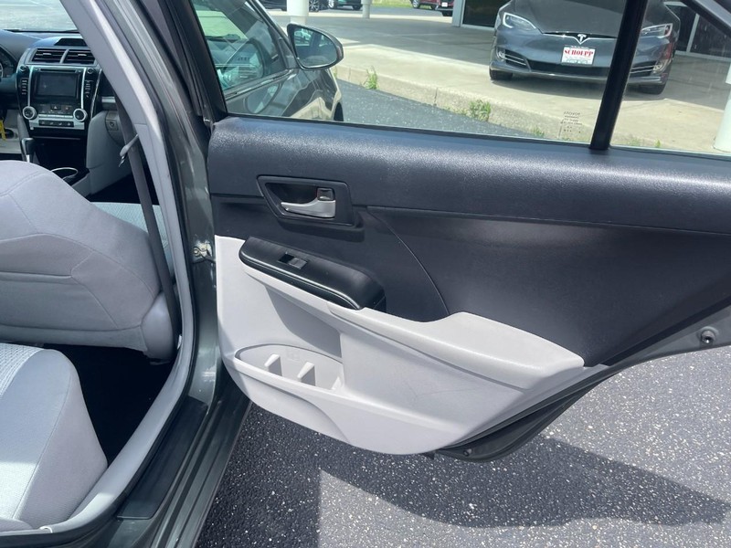 Toyota Camry Vehicle Image 08