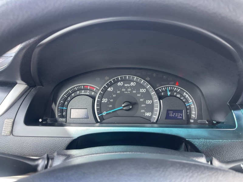 Toyota Camry Vehicle Image 15