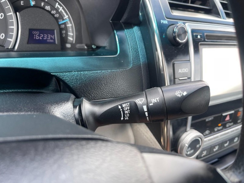Toyota Camry Vehicle Image 17
