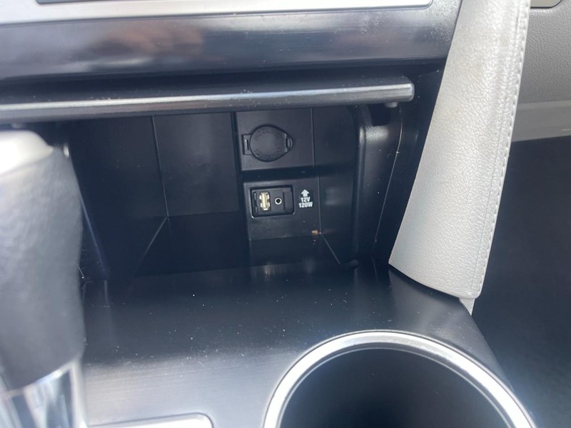 Toyota Camry Vehicle Image 19