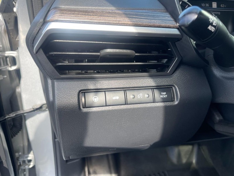 Nissan Altima Vehicle Image 23