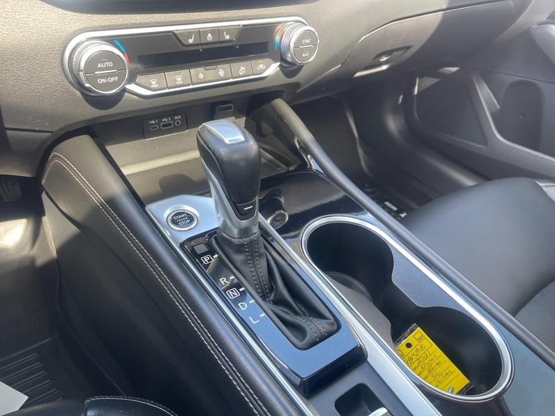 Nissan Altima Vehicle Image 28