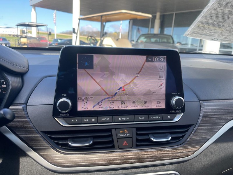 Nissan Altima Vehicle Image 32