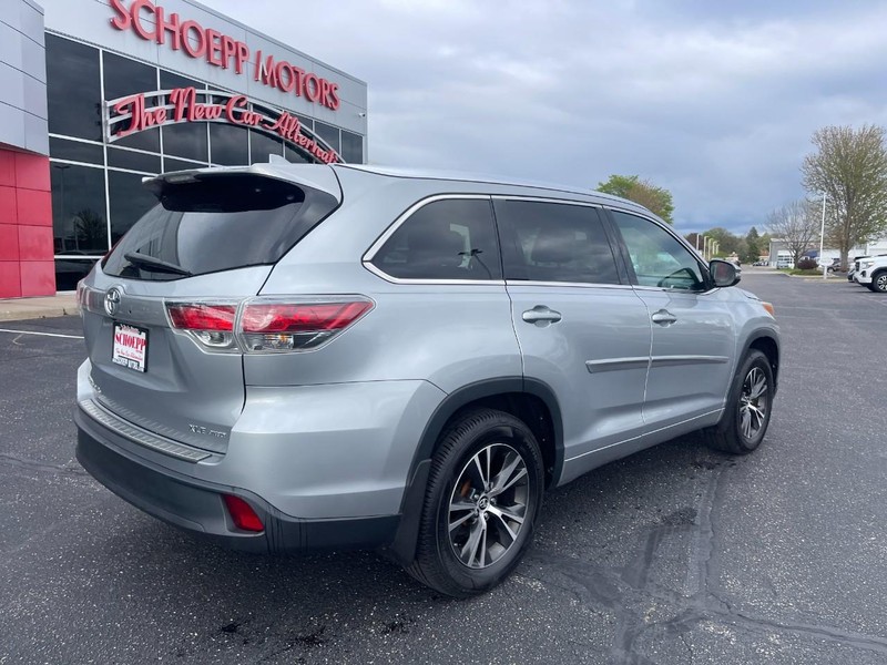 Toyota Highlander Vehicle Image 03