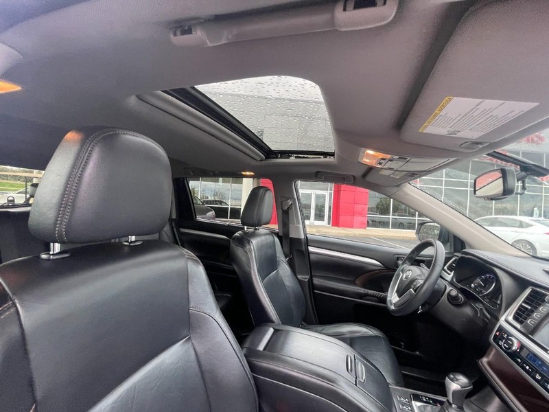 Toyota Highlander Vehicle Image 05