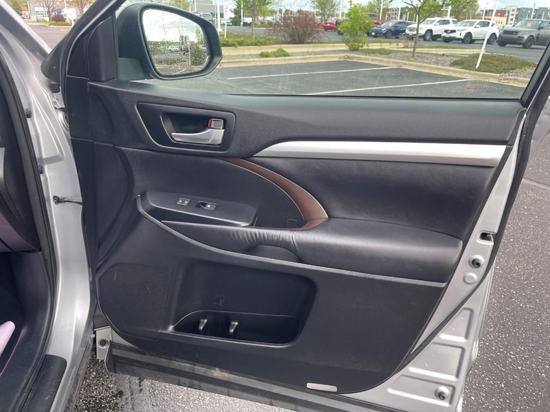 Toyota Highlander Vehicle Image 07