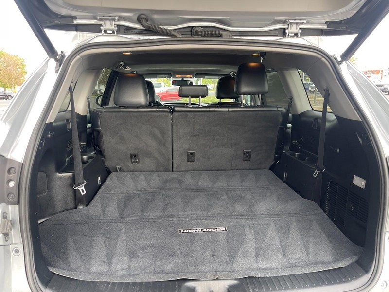 Toyota Highlander Vehicle Image 11