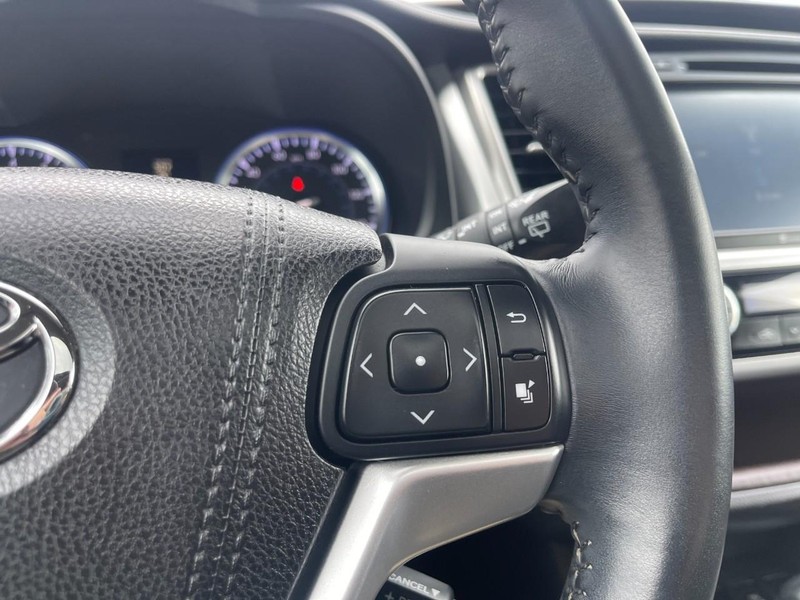 Toyota Highlander Vehicle Image 20
