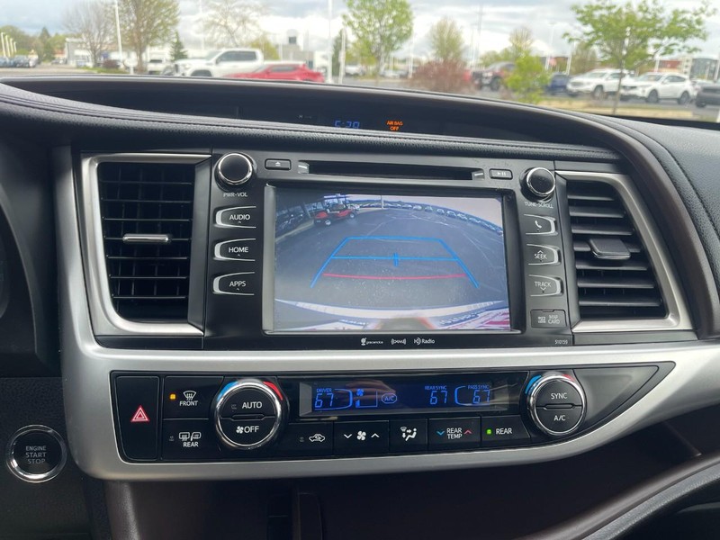 Toyota Highlander Vehicle Image 23