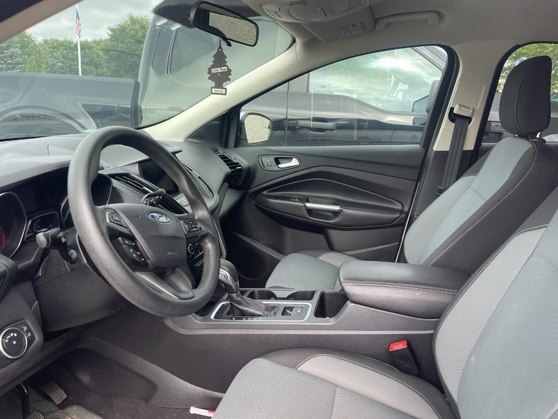 Ford Escape Vehicle Image 02