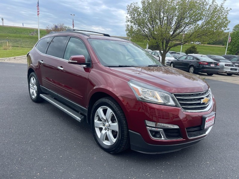 Chevrolet Traverse Vehicle Image 02