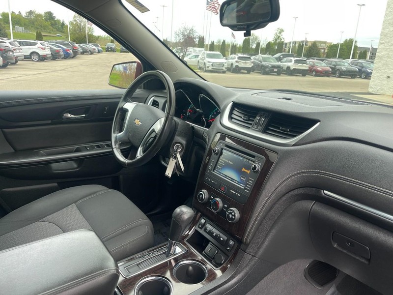 Chevrolet Traverse Vehicle Image 09