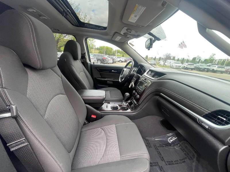Chevrolet Traverse Vehicle Image 11