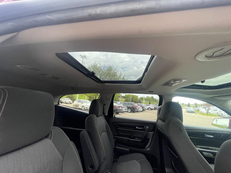 Chevrolet Traverse Vehicle Image 14