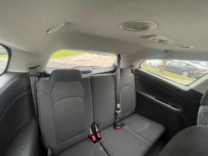 Chevrolet Traverse Vehicle Image 15