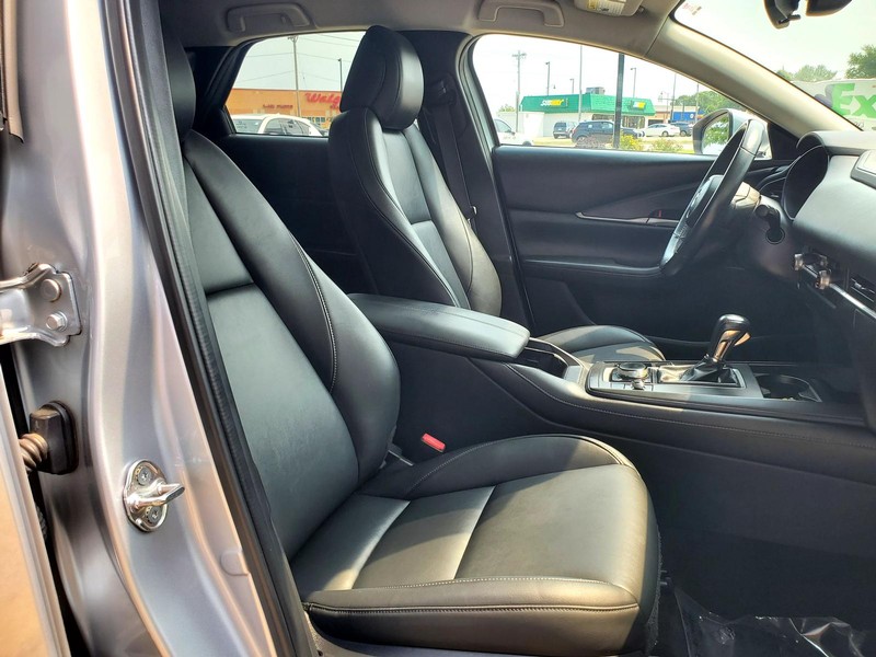 Mazda CX-30 Vehicle Image 12
