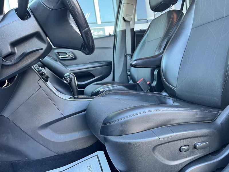 Chevrolet Trax Vehicle Image 12