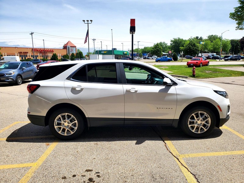 Chevrolet Equinox Vehicle Image 04