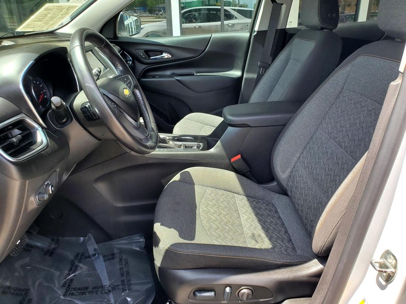 Chevrolet Equinox Vehicle Image 11