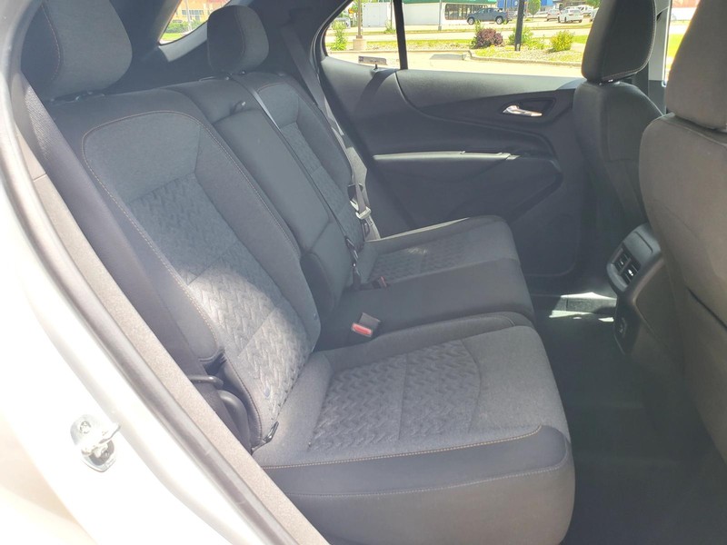 Chevrolet Equinox Vehicle Image 13