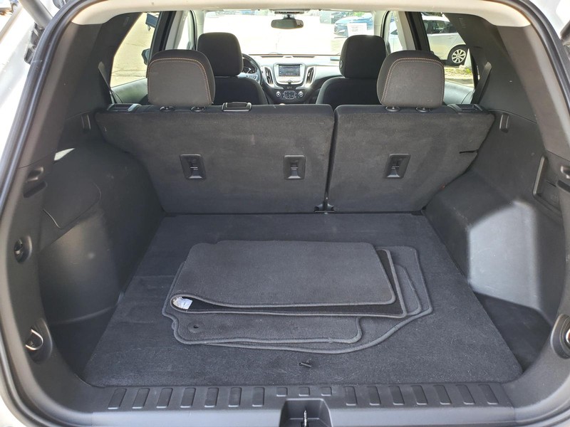Chevrolet Equinox Vehicle Image 15
