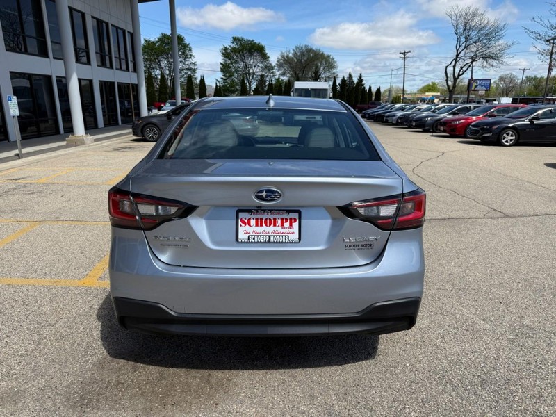 Subaru Legacy Vehicle Image 06