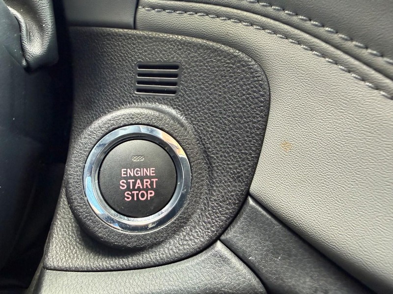 Subaru Legacy Vehicle Image 27