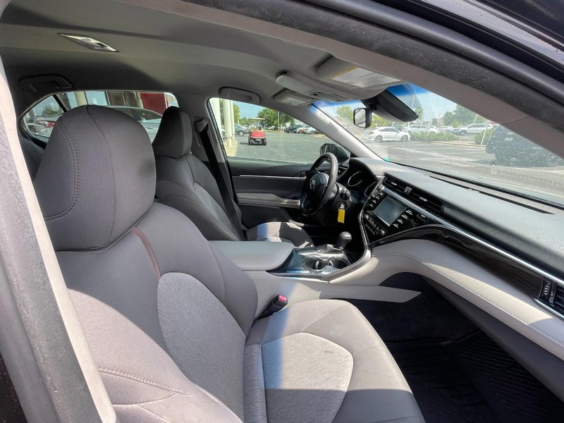 Toyota Camry Vehicle Image 03