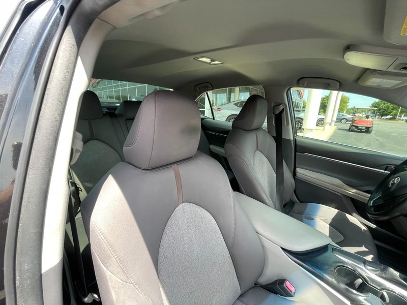 Toyota Camry Vehicle Image 04