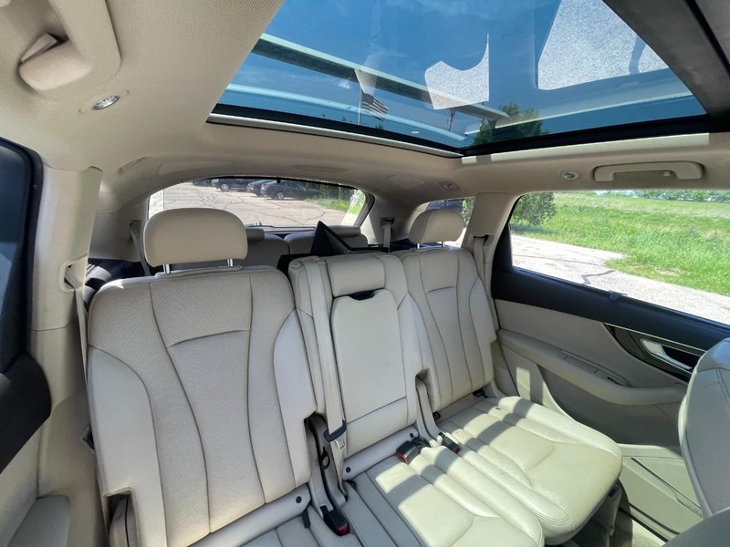 Audi Q7 Vehicle Image 05