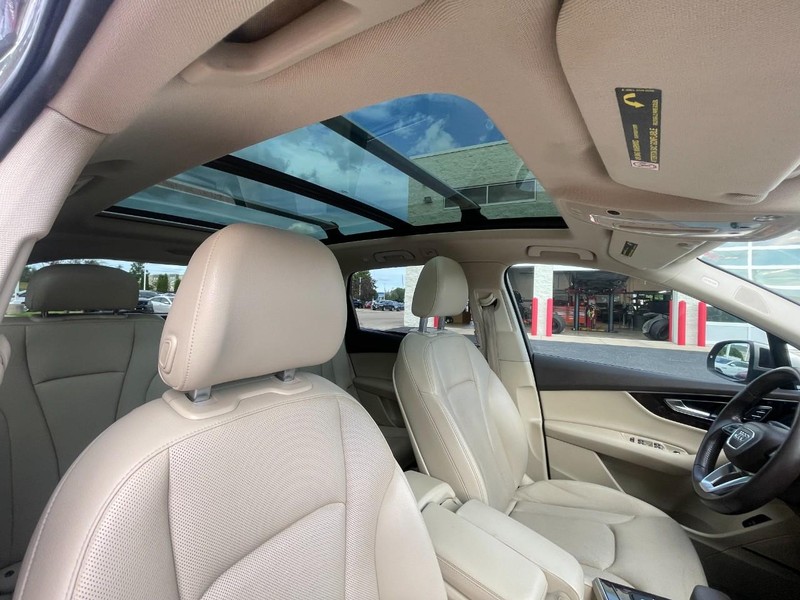Audi Q7 Vehicle Image 10