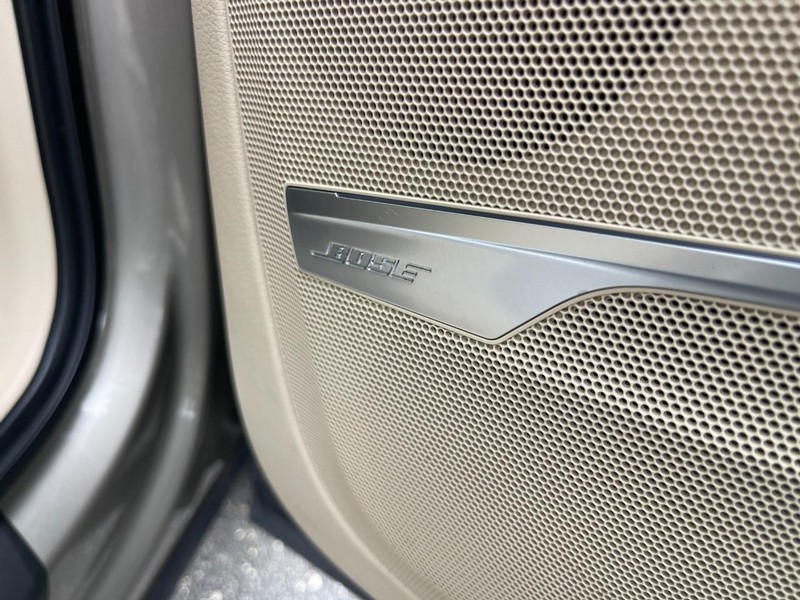 Audi Q7 Vehicle Image 13