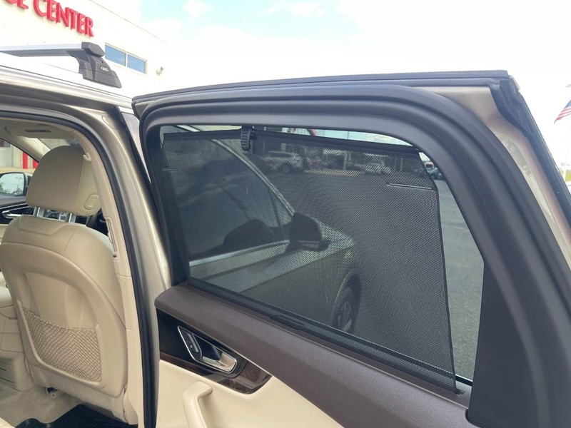 Audi Q7 Vehicle Image 18