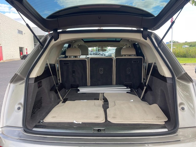 Audi Q7 Vehicle Image 19