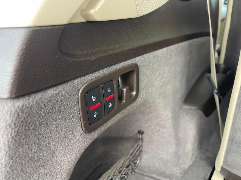 Audi Q7 Vehicle Image 21