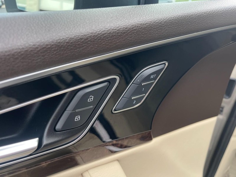 Audi Q7 Vehicle Image 27