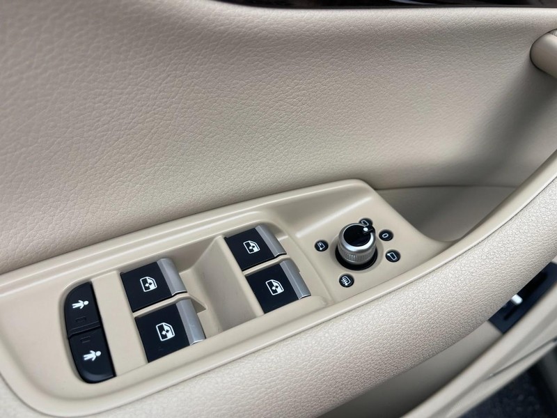 Audi Q7 Vehicle Image 28